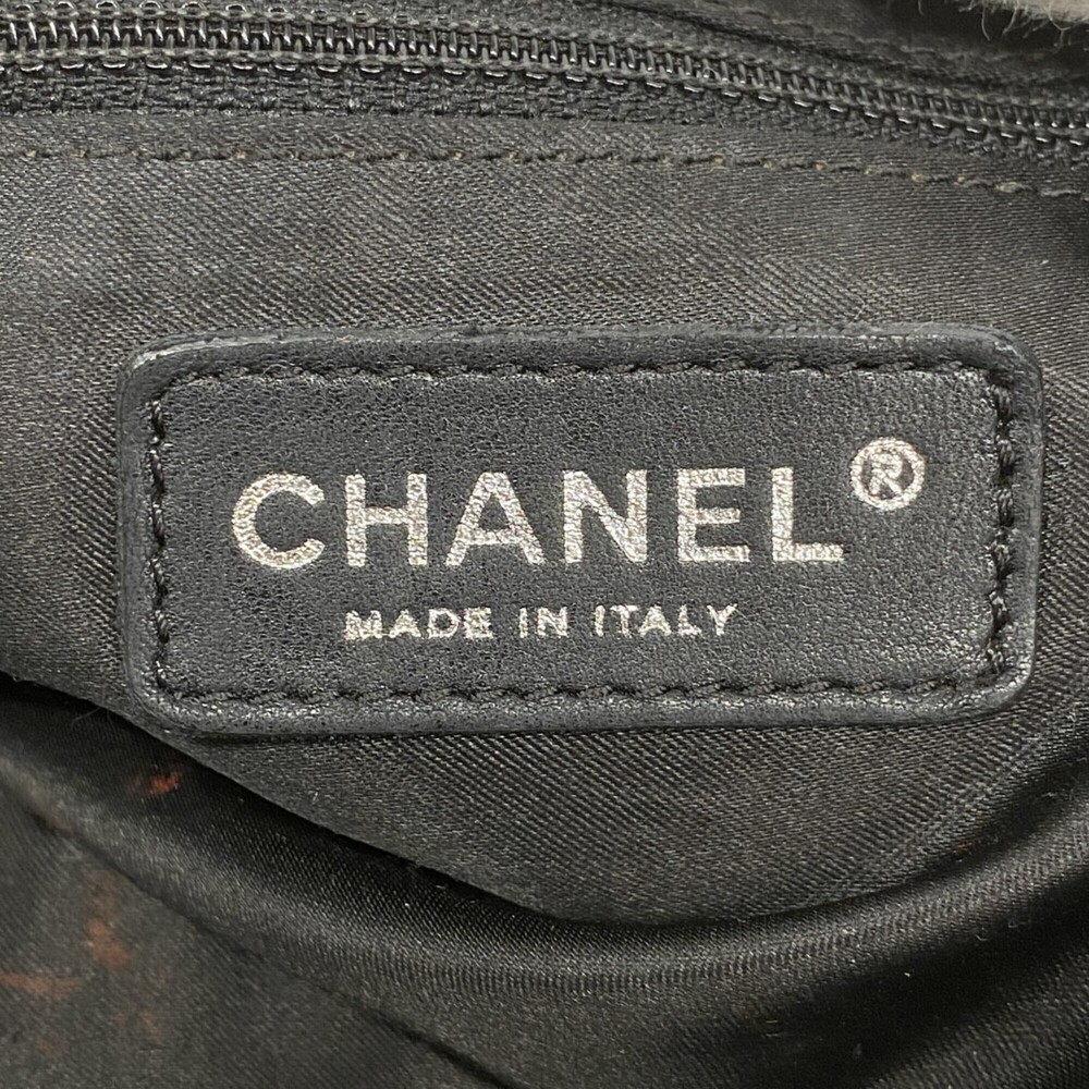 CHANEL Black Leather Tote Bag - Picture 5 of 11